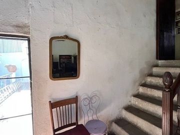 CASA ANTIGUA EN MARFIL CON INCREIBLE JARDIN