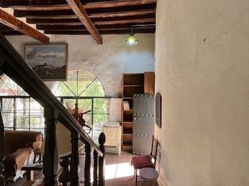 CASA ANTIGUA EN MARFIL CON INCREIBLE JARDIN