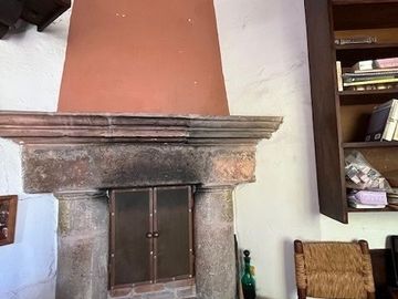 CASA ANTIGUA EN MARFIL CON INCREIBLE JARDIN