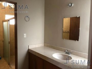 Casa en Venta en Col. Lomas de Rosales, Tampico Tamaulipas.
