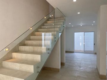 EXCELENTE CASA PARA ESTRENAR EN (CUMBRES ELITE PRIVADA PIRINEOS)