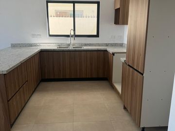 EXCELENTE CASA PARA ESTRENAR EN (CUMBRES ELITE PRIVADA PIRINEOS)