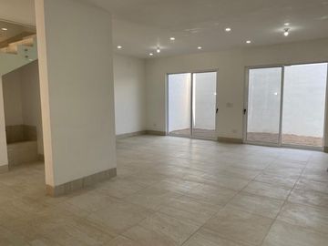 EXCELENTE CASA PARA ESTRENAR EN (CUMBRES ELITE PRIVADA PIRINEOS)