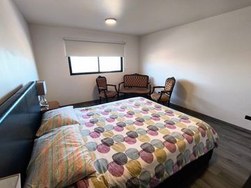 Jardines de Chapultepec, C del Olmo, Casa en Venta