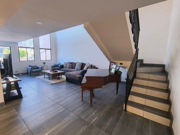 Jardines de Chapultepec, C del Olmo, Casa en Venta