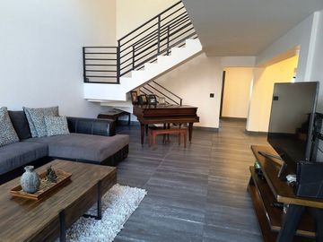 Jardines de Chapultepec, C del Olmo, Casa en Venta