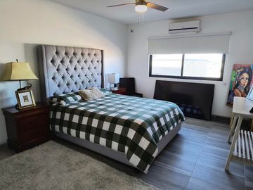 Jardines de Chapultepec, C del Olmo, Casa en Venta