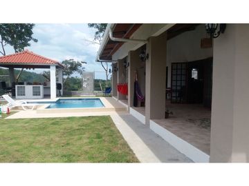 SAN CARLOS / LAS UVAS / CAMINO AL VALLE / 626m2 / CON PISCINA / VACIO