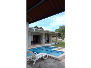 SAN CARLOS / LAS UVAS / CAMINO AL VALLE / 626m2 / CON PISCINA / VACIO