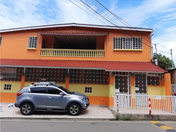 VERACRUZ / CASA PARA USO COMERCIAL O RESIDENCIAL / 410m2 / 8 HABITAC.