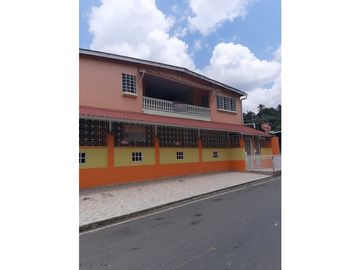 VERACRUZ / CASA PARA USO COMERCIAL O RESIDENCIAL / 410m2 / 8 HABITAC.