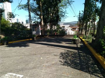 EL CANGREJO / RESIDENCIAL PRIVADO / 387m2 / 3 HABITACIONES / 2 NIVELES