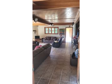 CERRO AZUL / FINCA PRIVADA / 2 CASAS / 4.5 HECTREAS / 3 HABITACIONES