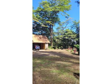 CERRO AZUL / FINCA PRIVADA / 2 CASAS / 4.5 HECTREAS / 3 HABITACIONES