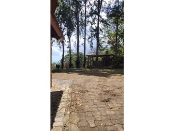 CERRO AZUL / FINCA PRIVADA / 2 CASAS / 4.5 HECTREAS / 3 HABITACIONES
