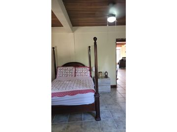 CERRO AZUL / FINCA PRIVADA / 2 CASAS / 4.5 HECTREAS / 3 HABITACIONES