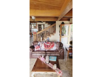 CERRO AZUL / FINCA PRIVADA / 2 CASAS / 4.5 HECTREAS / 3 HABITACIONES