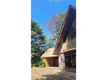 CERRO AZUL / FINCA PRIVADA / 2 CASAS / 4.5 HECTREAS / 3 HABITACIONES