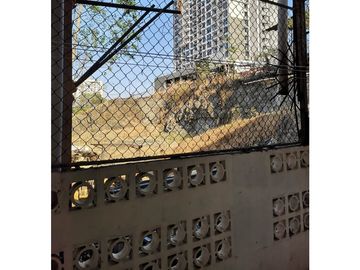CASA PARA USO RESIDENCIAL O COMERCIAL / TUMBA MUERTO / 200m2 / 3 HABIT