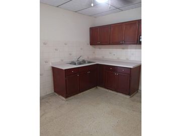 CASA PARA USO RESIDENCIAL O COMERCIAL / TUMBA MUERTO / 200m2 / 3 HABIT
