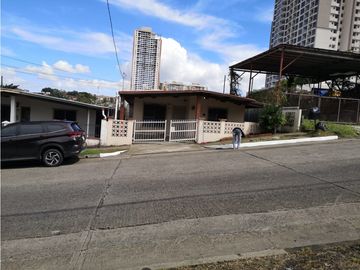 CASA PARA USO RESIDENCIAL O COMERCIAL / TUMBA MUERTO / 200m2 / 3 HABIT
