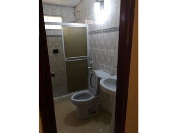CASA PARA USO RESIDENCIAL O COMERCIAL / TUMBA MUERTO / 200m2 / 3 HABIT