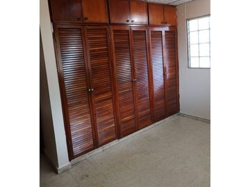 CASA PARA USO RESIDENCIAL O COMERCIAL / TUMBA MUERTO / 200m2 / 3 HABIT