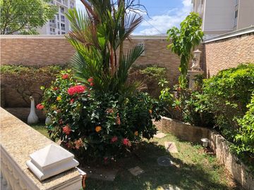 VERSALLES / QUINTAS DE VERSALLES / 276m2 /CON JARDN / 4 HABITAC.