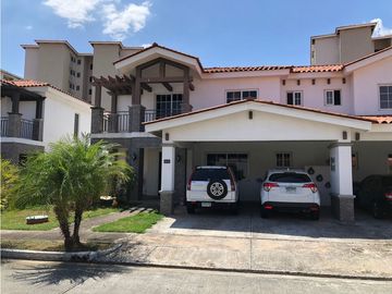 VERSALLES / QUINTAS DE VERSALLES / 276m2 /CON JARDN / 4 HABITAC.