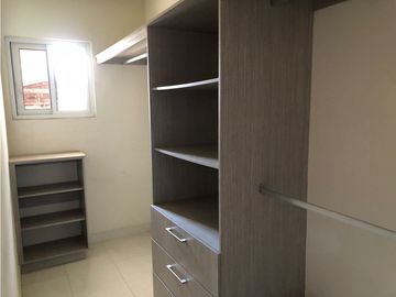 VERSALLES / QUINTAS DE VERSALLES / 276m2 /CON JARDN / 4 HABITAC.