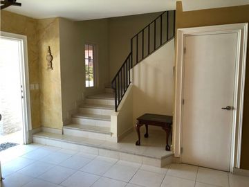 VERSALLES / QUINTAS DE VERSALLES / 276m2 /CON JARDN / 4 HABITAC.