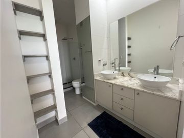 Venta de apartamento en Av Balboa - Ph Element Remodelado p/inversion