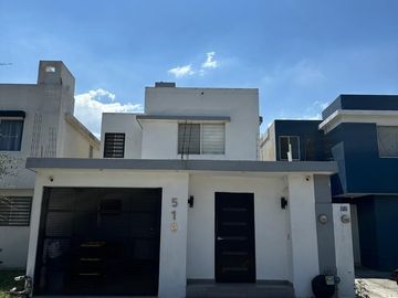 CASA EN VENTA, SANTA MARIA 2° SECTOR - GARCIA N.L.