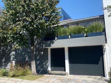 Venta de casa en Jardines de la Montaña