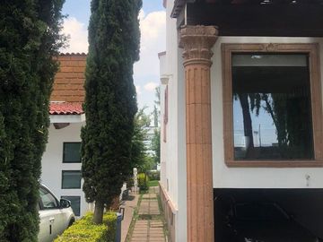 VENTA DE CASA EN FRACCIONAMIENTO EX HACIENDA BARBOSA EN ZINACANTEPEC