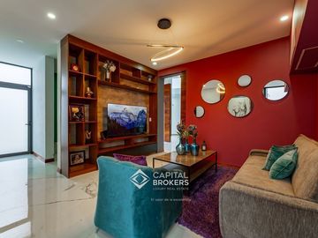 Casa de Lujo con Alberca en venta El Palomar una sola planta Sur