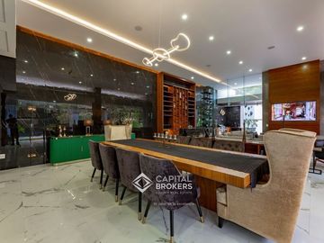 Casa de Lujo con Alberca en venta El Palomar una sola planta Sur