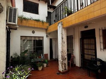 Casa para 2 Familias en venta en Moron Sur