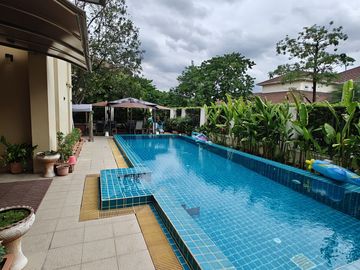 6 Bedroom House for Sale at Villa nakarin