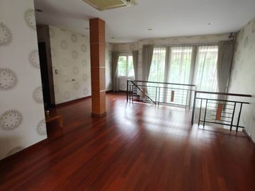 6 Bedroom House for Sale at Villa nakarin