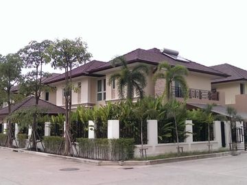 6 Bedroom House for Sale at Villa nakarin