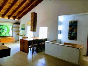 CASA  EN  EL COPORITO