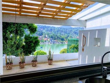 CASA  EN  EL COPORITO