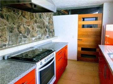 CASA  EN  EL COPORITO