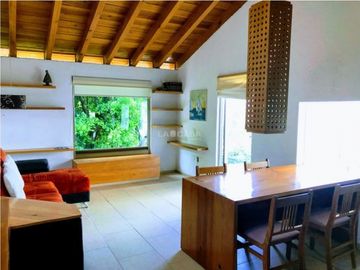 CASA  EN  EL COPORITO