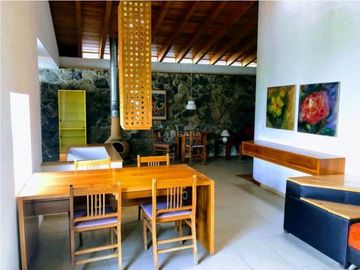CASA  EN  EL COPORITO