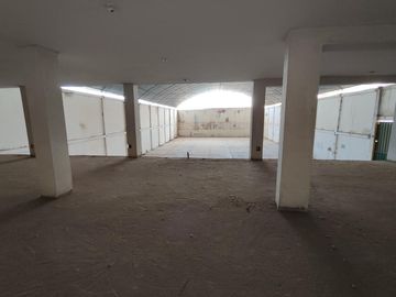 Se Vende Local Comercial de 4 Pisos + Patio en Huamanga, Ayacucho