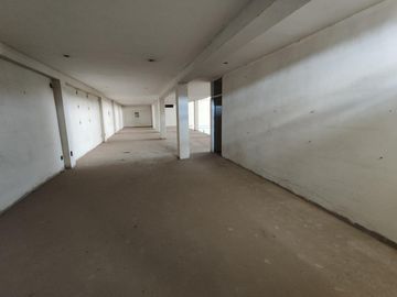 Se Vende Local Comercial de 4 Pisos + Patio en Huamanga, Ayacucho