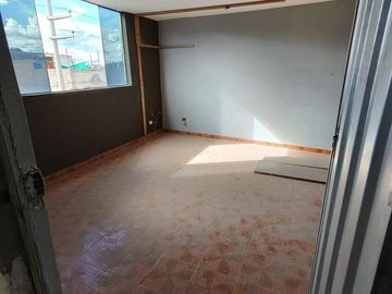 Se Vende Local Comercial de 4 Pisos + Patio en Huamanga, Ayacucho