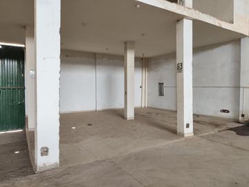 Se Vende Local Comercial de 4 Pisos + Patio en Huamanga, Ayacucho